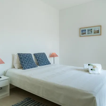 Beautiful With Terrace And A Pool